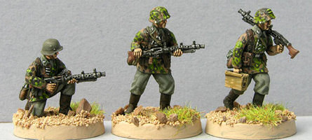 TQD-GS12  WAFFEN SS GRENADIERS IN EARLY SMOCKS ARMED WITH MG34S