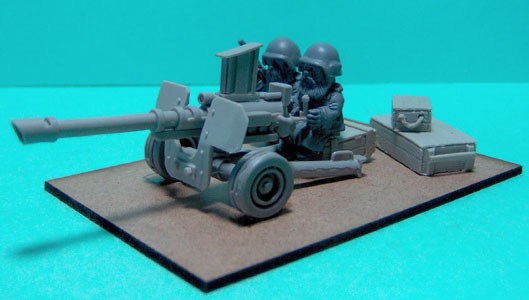 Scrunt Crew shown with MAXMINI weapon