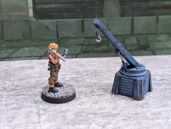 Crane with 32mm figure for scale