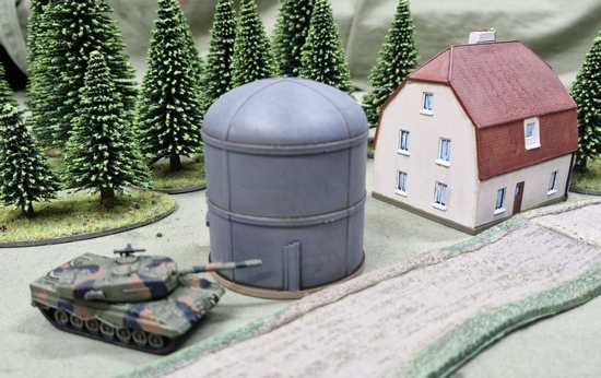  Large Tank with 10mm Leopard 2A1 from our Cold War 84 range