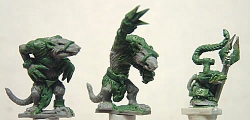 Sneak peak at upcoming Skaven models for Warmaster (shown much larger than actual size!)