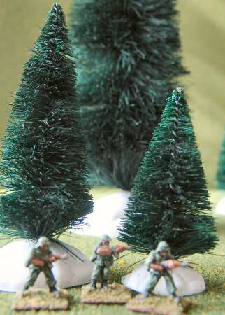 Trees with 15mm scale figures