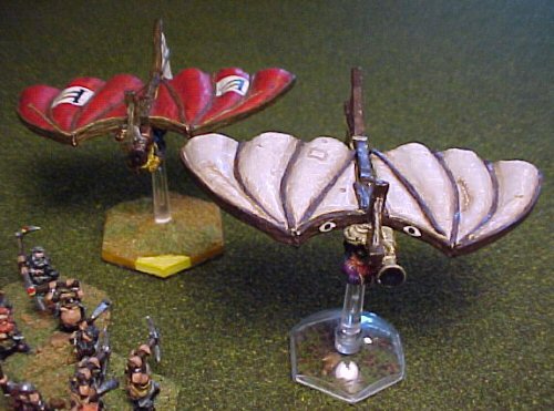 Gliders of Lyondri (rear) and Jana Wang (front)