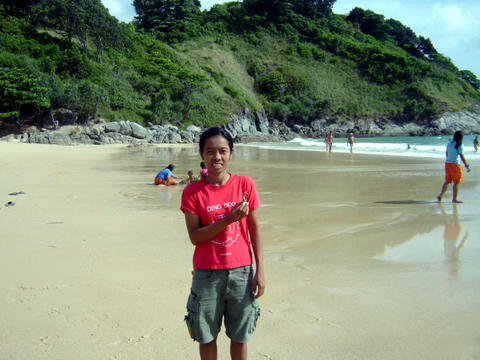 Misan and Ms. Kung at the beach