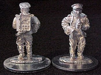 The radiomen (2 identical figures)